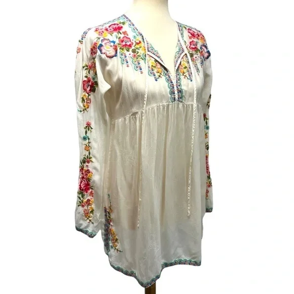 Johnny Was White Embroidered Floral Boho Peasant Top - Picture 7 of 10